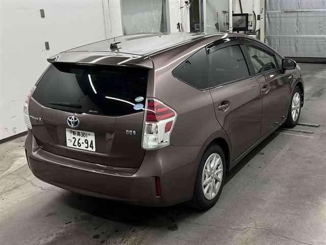 TOYOTA PRIUS ALPHA 2016