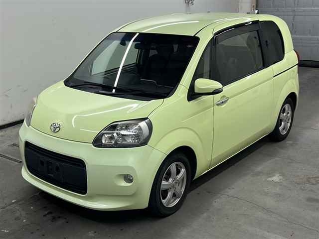 TOYOTA PORTE 2012