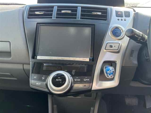 TOYOTA PRIUS ALPHA 2014