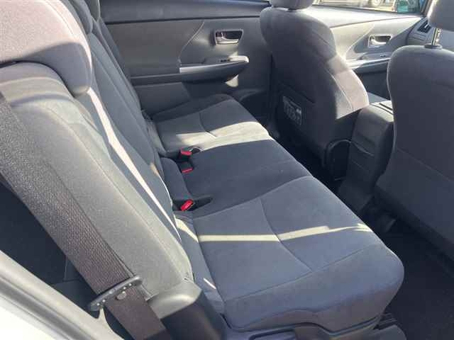 TOYOTA PRIUS ALPHA 2014