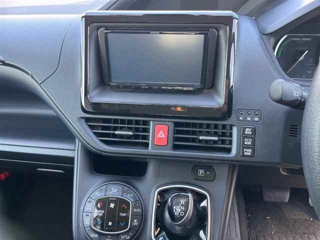 TOYOTA NOAH 2017