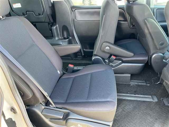 TOYOTA NOAH 2017