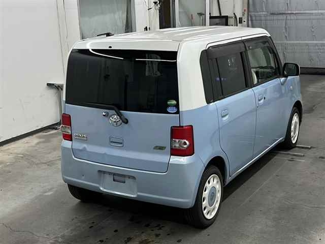 TOYOTA PIXIS SPACE 2014