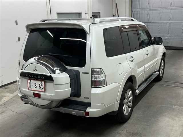MITSUBISHI PAJERO 2010