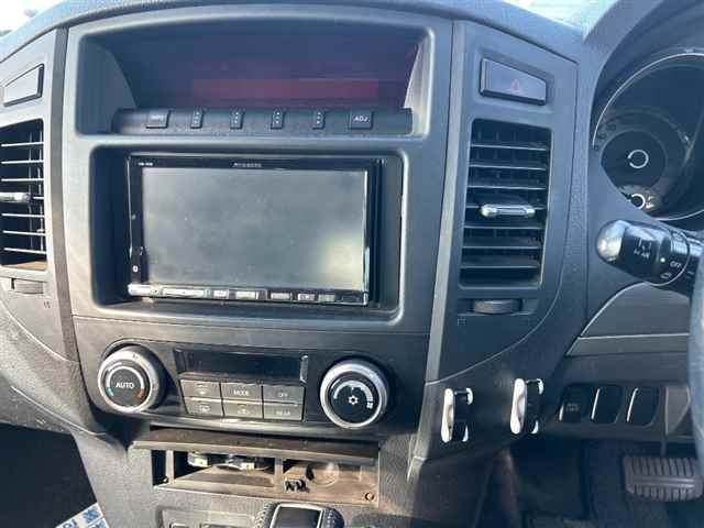 MITSUBISHI PAJERO 2010