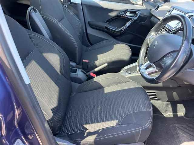 PEUGEOT 208 2016
