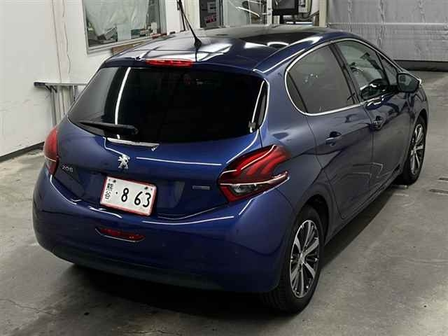 PEUGEOT 208 2016