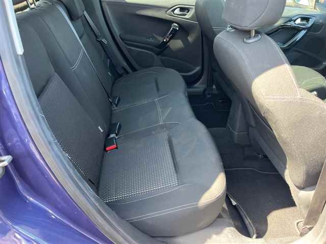 PEUGEOT 208 2016