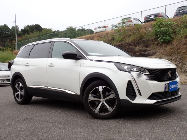 PEUGEOT 5008 2021