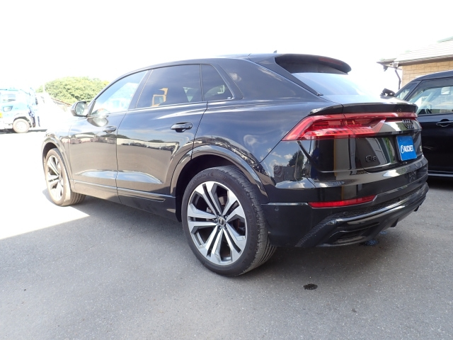 AUDI Q8 2022