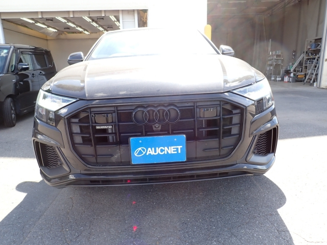 AUDI Q8 2022
