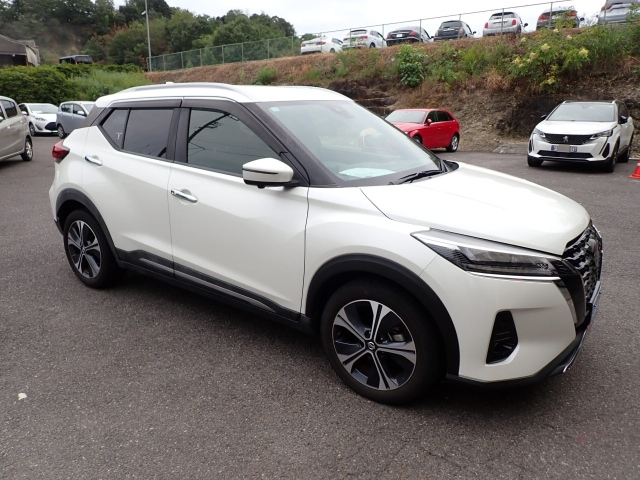 NISSAN KIX 2021