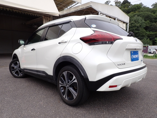 NISSAN KIX 2021