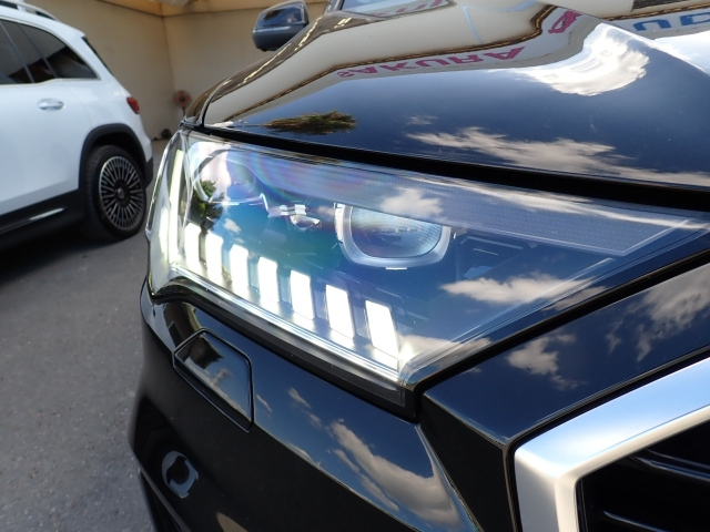AUDI Q7 2021