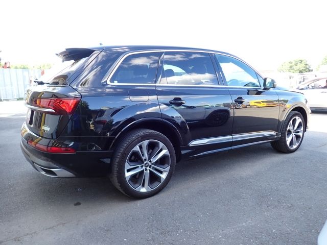 AUDI Q7 2021