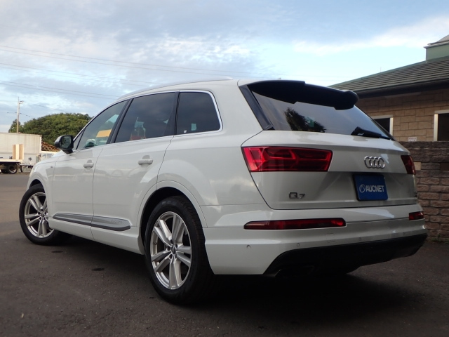 AUDI Q7 2016