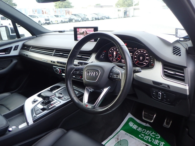 AUDI Q7 2016