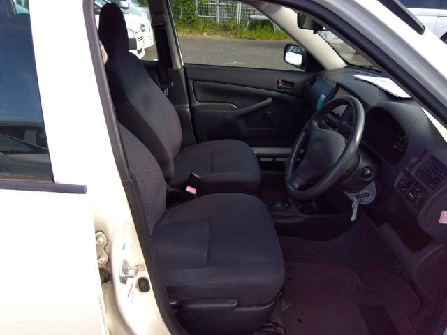 TOYOTA PROBOX 2010