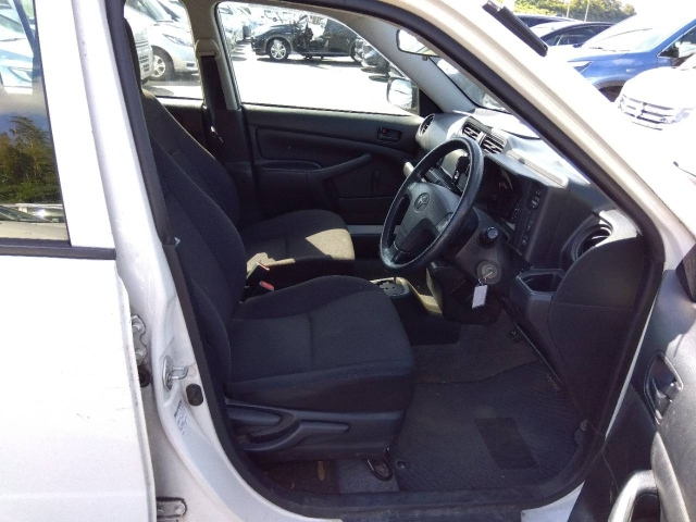 TOYOTA PROBOX 2016