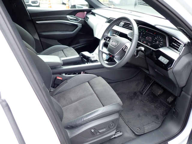 AUDI E-TRON 2020