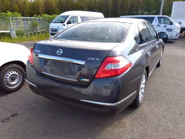 NISSAN TEANA 2010