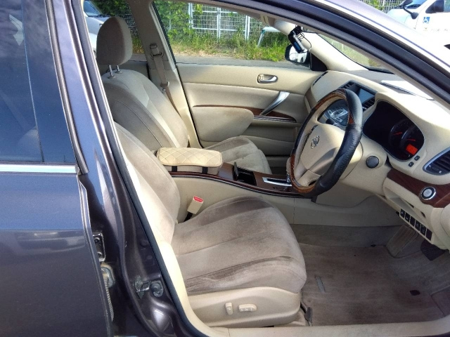 NISSAN TEANA 2010