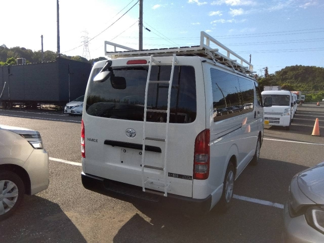 TOYOTA HIACE VAN 2020