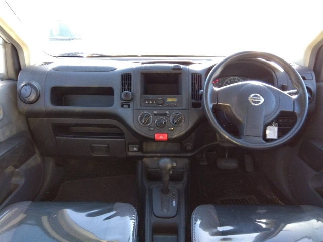 NISSAN AD 2020