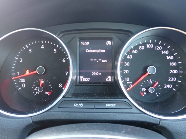 VOLKSWAGEN POLO 2015