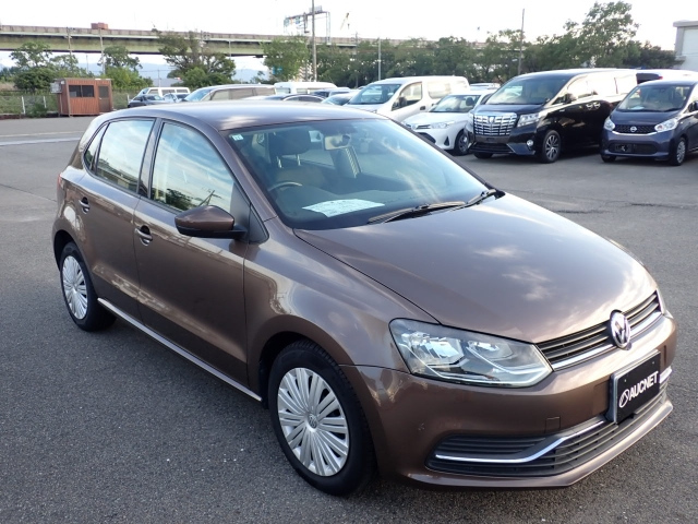 VOLKSWAGEN POLO 2015
