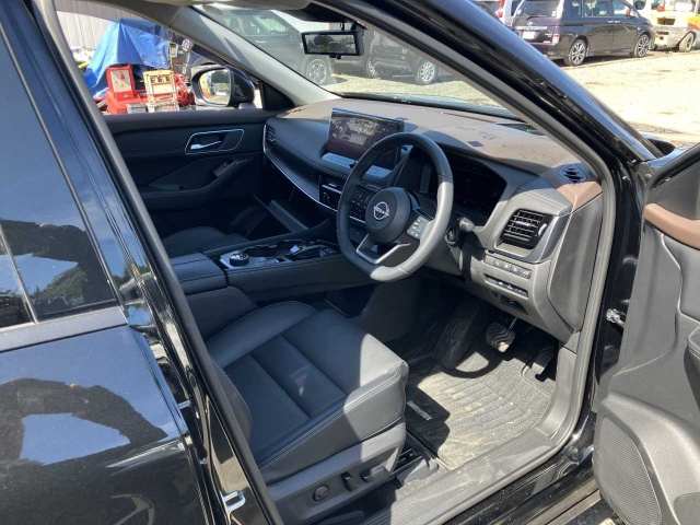 NISSAN X-TRAIL 2025