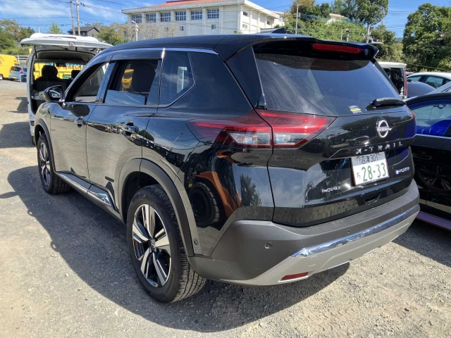 NISSAN X-TRAIL 2025