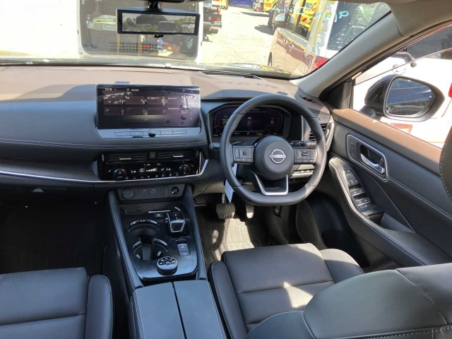 NISSAN X-TRAIL 2025