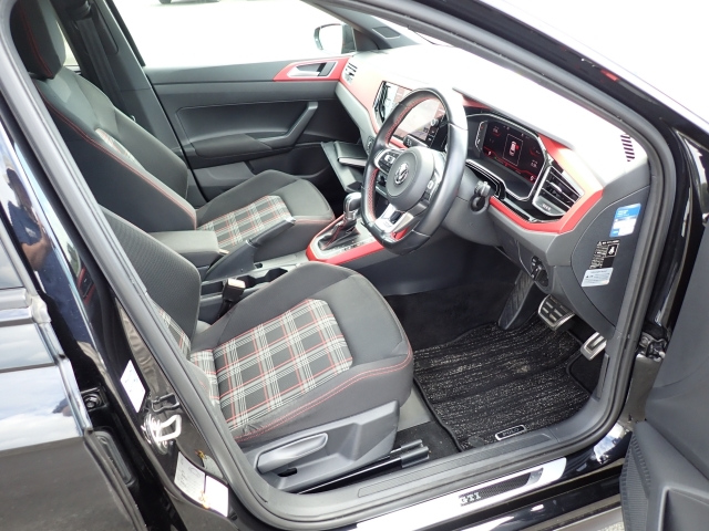 VOLKSWAGEN POLO 2018