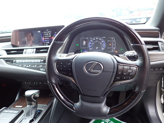 LEXUS ES 2019