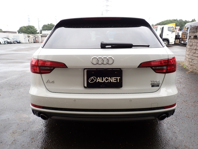 AUDI A4 2017