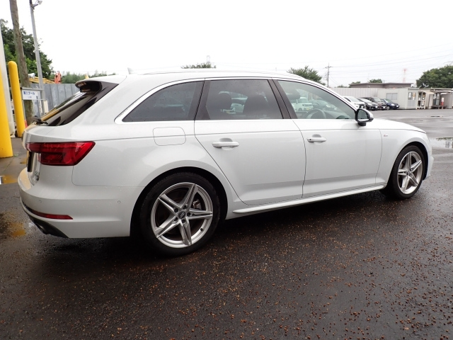 AUDI A4 2017