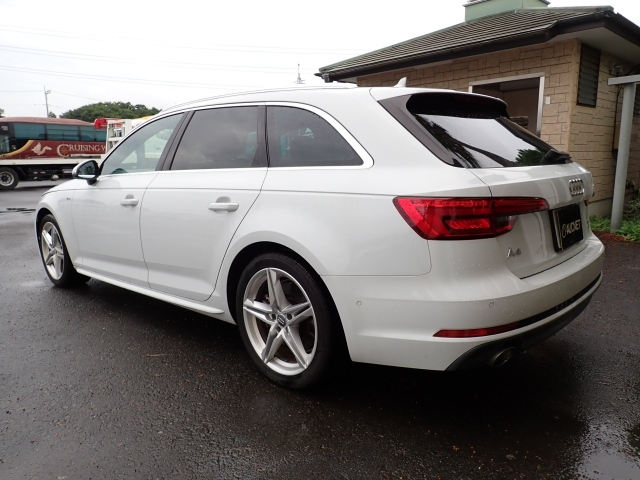 AUDI A4 2017
