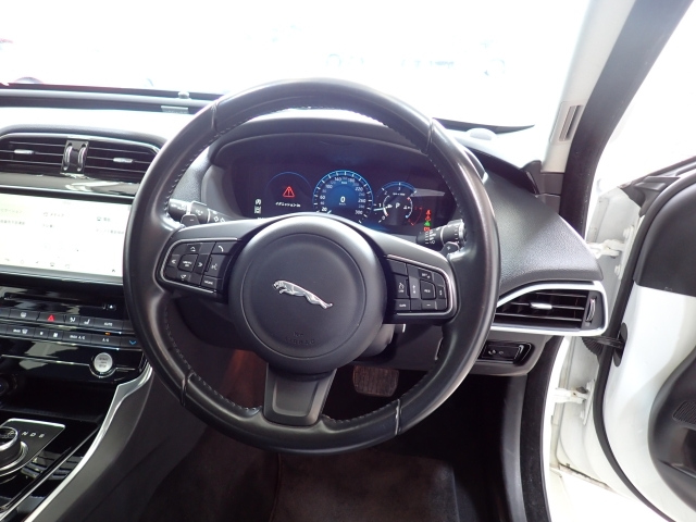 JAGUAR XE 2018