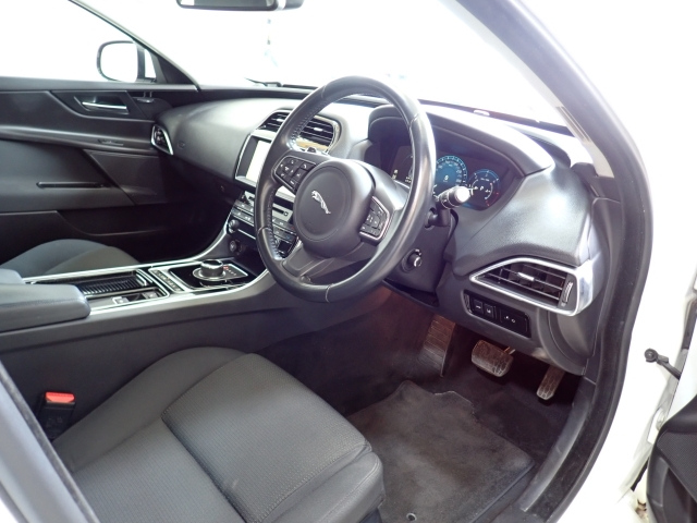 JAGUAR XE 2018