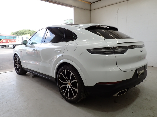 PORSCHE CAYENNE 2021