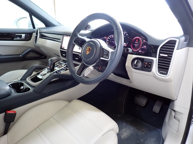 PORSCHE CAYENNE 2021