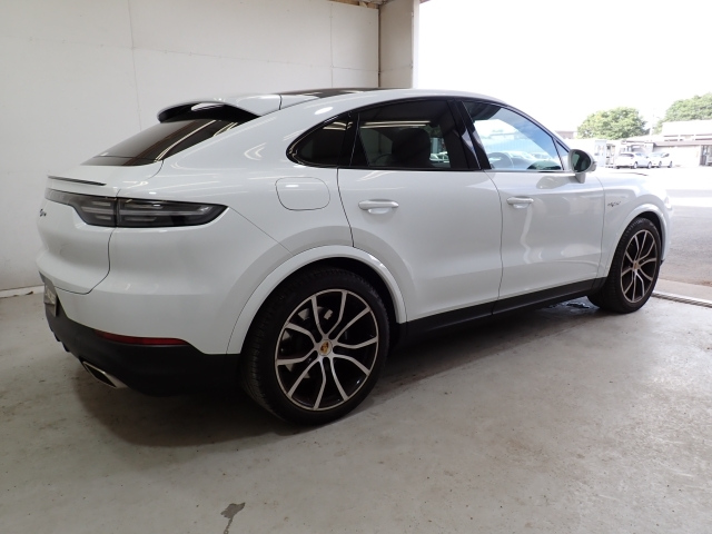 PORSCHE CAYENNE 2021