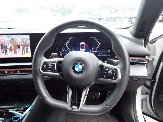 BMW 5 SERIES 2024