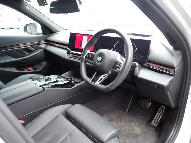 BMW 5 SERIES 2024