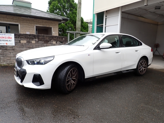BMW 5 SERIES 2024