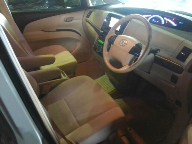 TOYOTA ESTIMA 2012
