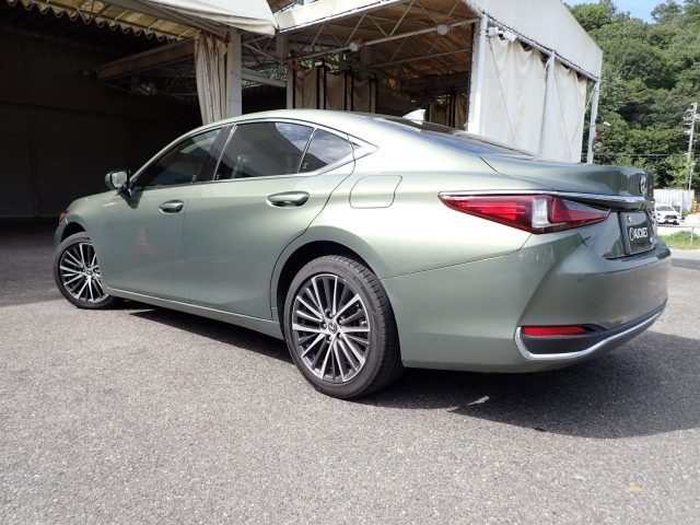 LEXUS ES 2023