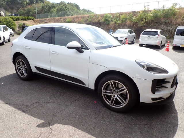 PORSCHE MACAN 2021