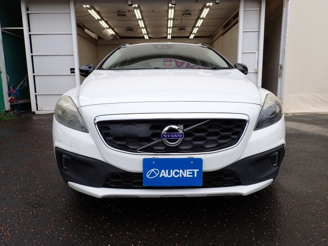 VOLVO V40 2015